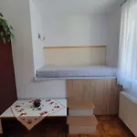 아파트 9 *