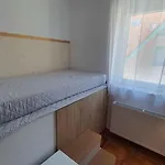 아파트 9 *